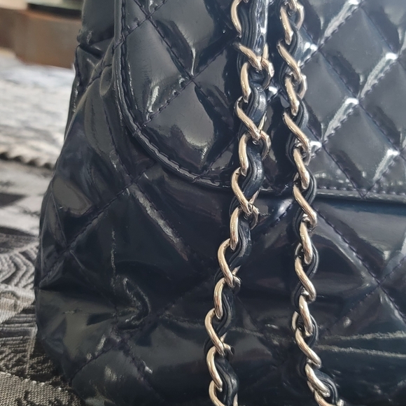 Authentic Chanel In The Business Flap Bag Quilted Patent Vinyl Maxi - Picture 2 of 16